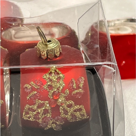 BOMBAY Company Christmas Ornament Shaped Place Card Holders Red Glass Set Of 10 - Picture 4 of 16